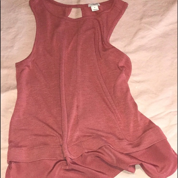 J. Crew Tops - 💝 J. CREW 💝TOP Sz M Key hole in back. Soft.